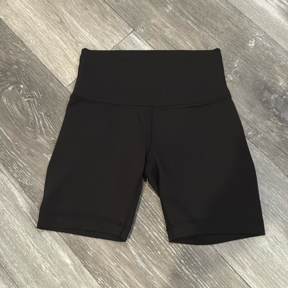 Lululemon Wunder Train High-Rise Short 6” Size 4